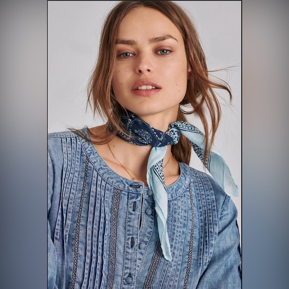 Pilcro and the Letterpress Anthropologie Norah Pintucked Blouse. - Picture 2 of 8